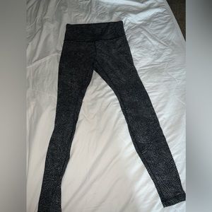 Lululemon spotted leggings, 25'